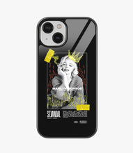 Load image into Gallery viewer, Queen Marilyn Glass Case