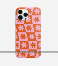 Load image into Gallery viewer, Melted Psychedelic Groovy Checkered Case
